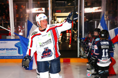 SZ_OneLastDance_0313