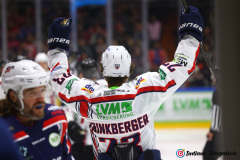 SZ_OneLastDance_1806